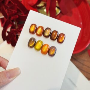 Gold Color UV Gel Cat Eye Nail Art